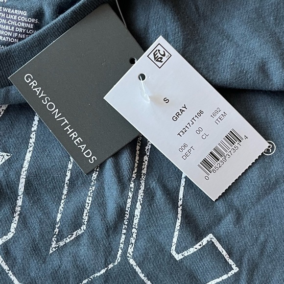 🆕 AC/DC Rock Band Graphic T-Shirt ray Women’s Size S Short Sleeve Tee - Picture 5 of 6